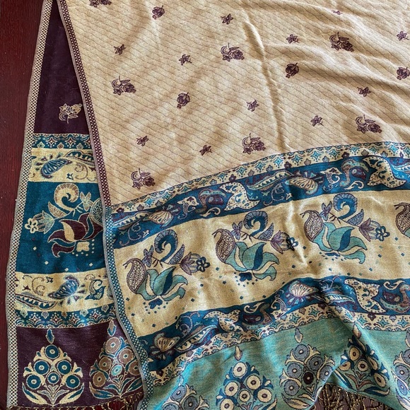 ✨GORGEOUS Reversible Pashmina✨ - Picture 2 of 5